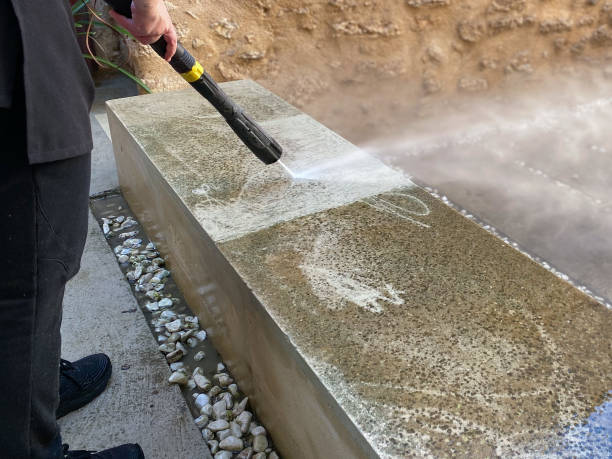 Best Concrete Pressure Washing  in Martins Ferry, OH